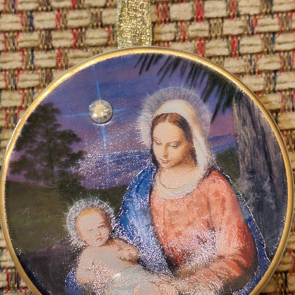 Vintage 1998 Avon Star Of Bethlehem Nativity Porcelain Ornament W/ 24K Trim - Picture 2 of 7